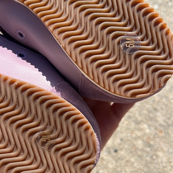 Tory Burch Snow White / Lilac Nylon /Calf Leather suede Tory Sneaker Size 5 NEW - Picture 3 of 12